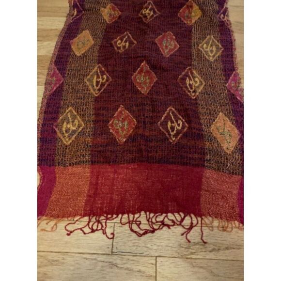 Handwoven Wool & Silk Geometric Pattern Scarf With Fringe OS - Picture 2 of 4